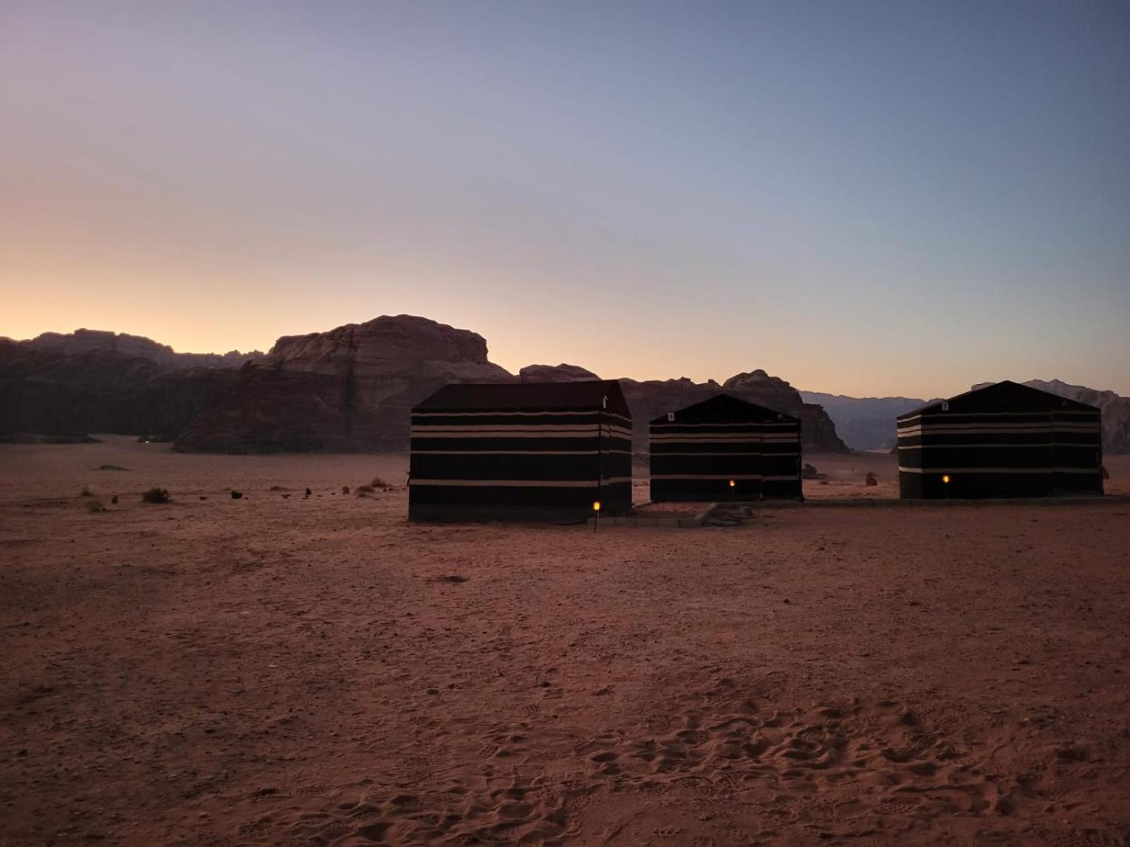 Wadi Rum Desert Heart Camp Ngoại thất bức ảnh